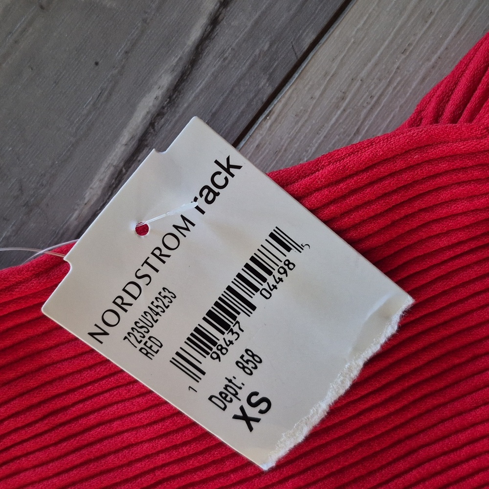 Red Ribbed Crop Top - Picture 2 of 4